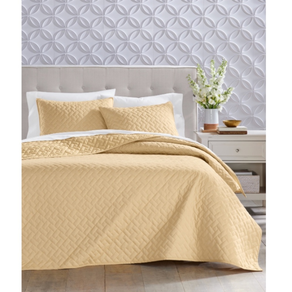 Charter Club Chambray Quilt, King, Yellow